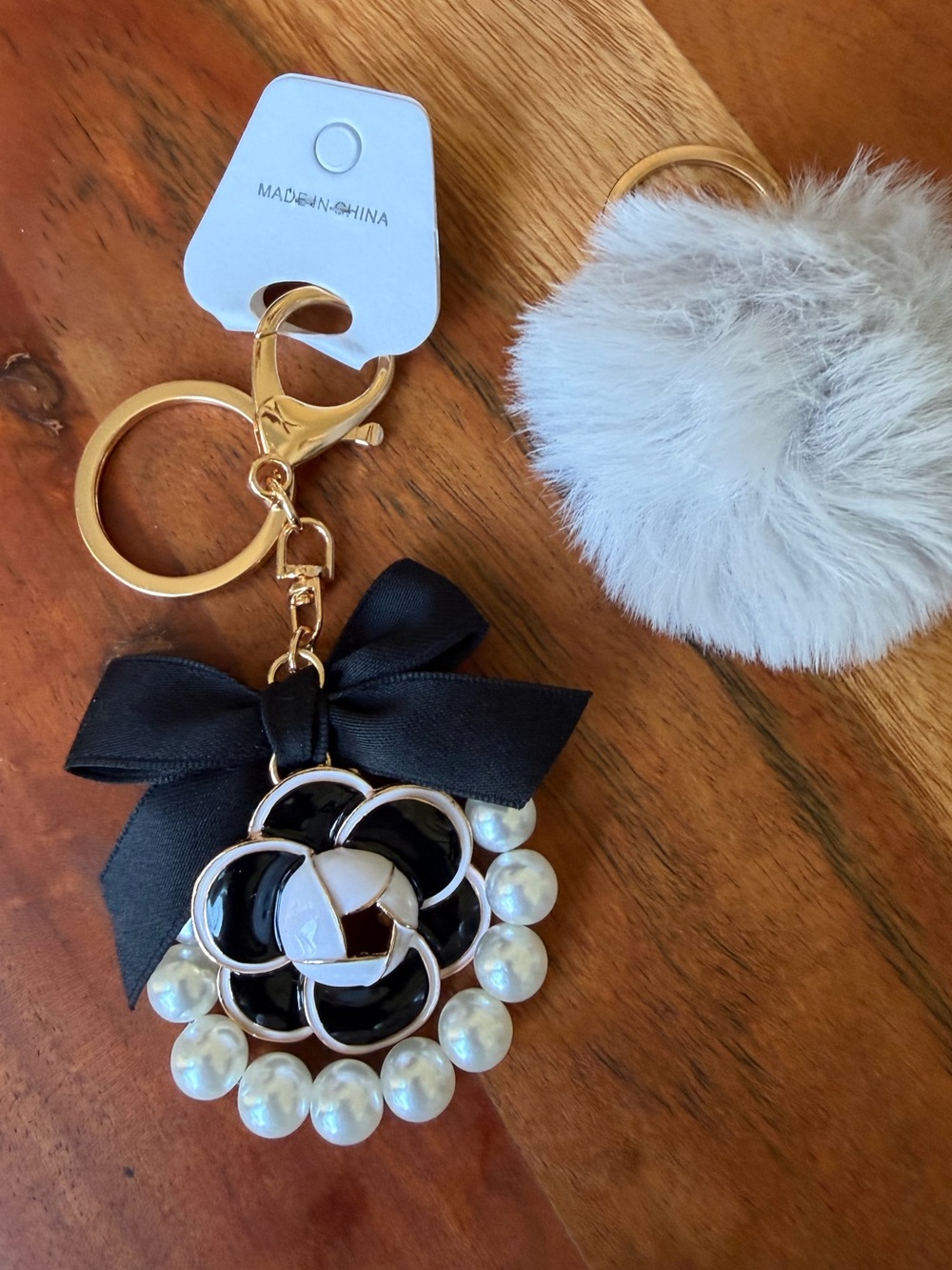 Bougie Bag Charms Soft Pom Pom & Gold Tone Black White Flower Pearl Keychain Bow
